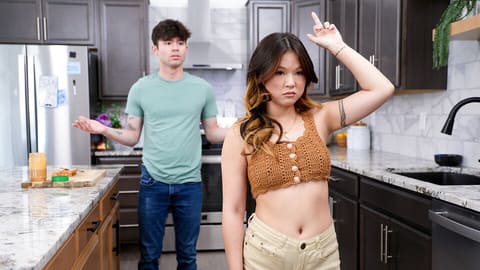 Lulu Chu - I Woke Up In My Stepbros Bed - S42E2